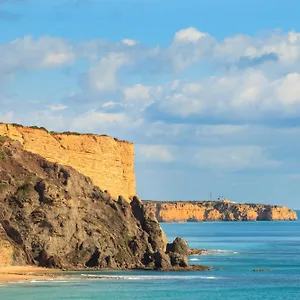 https://mariners-5-bright-and-stylish-apartment-walk-to-the-beach.hotelaalgarve.com